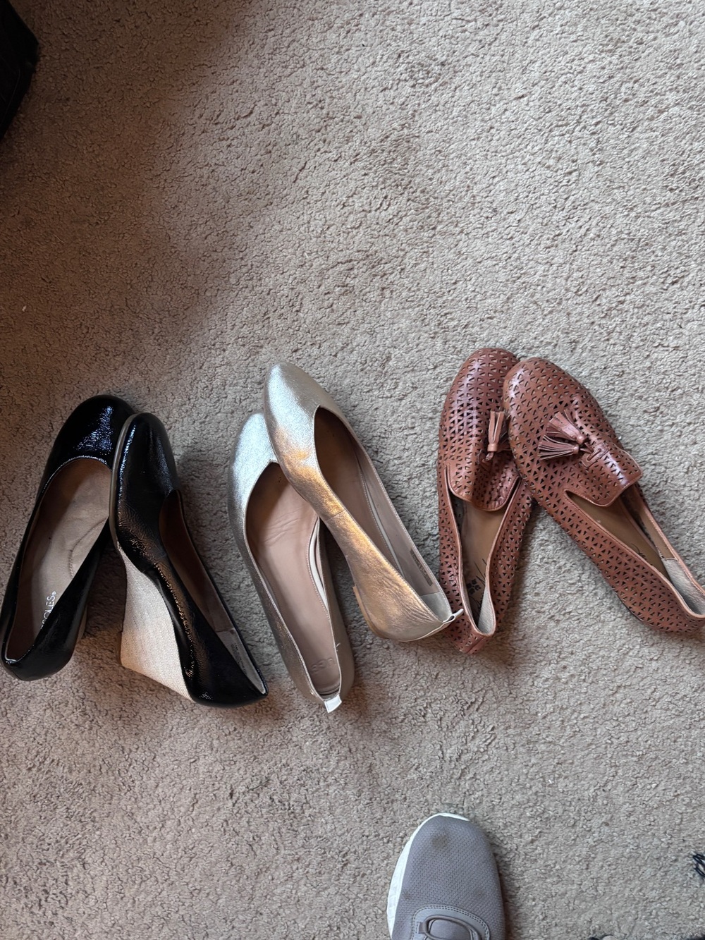Lot of 3 👞 👠🥿- UGG, Aerosoles, Patricia Nash